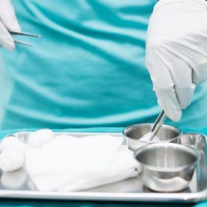 Prévention des infections dans les actes de soins et traitement des dispositifs médicaux